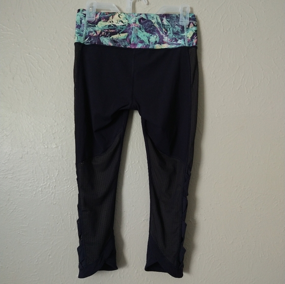 Lululemon Var City Naval Blue Iridescent Multi Crop Leggings - Picture 8 of 16